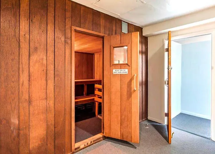 Holiday home Golden Sands 713